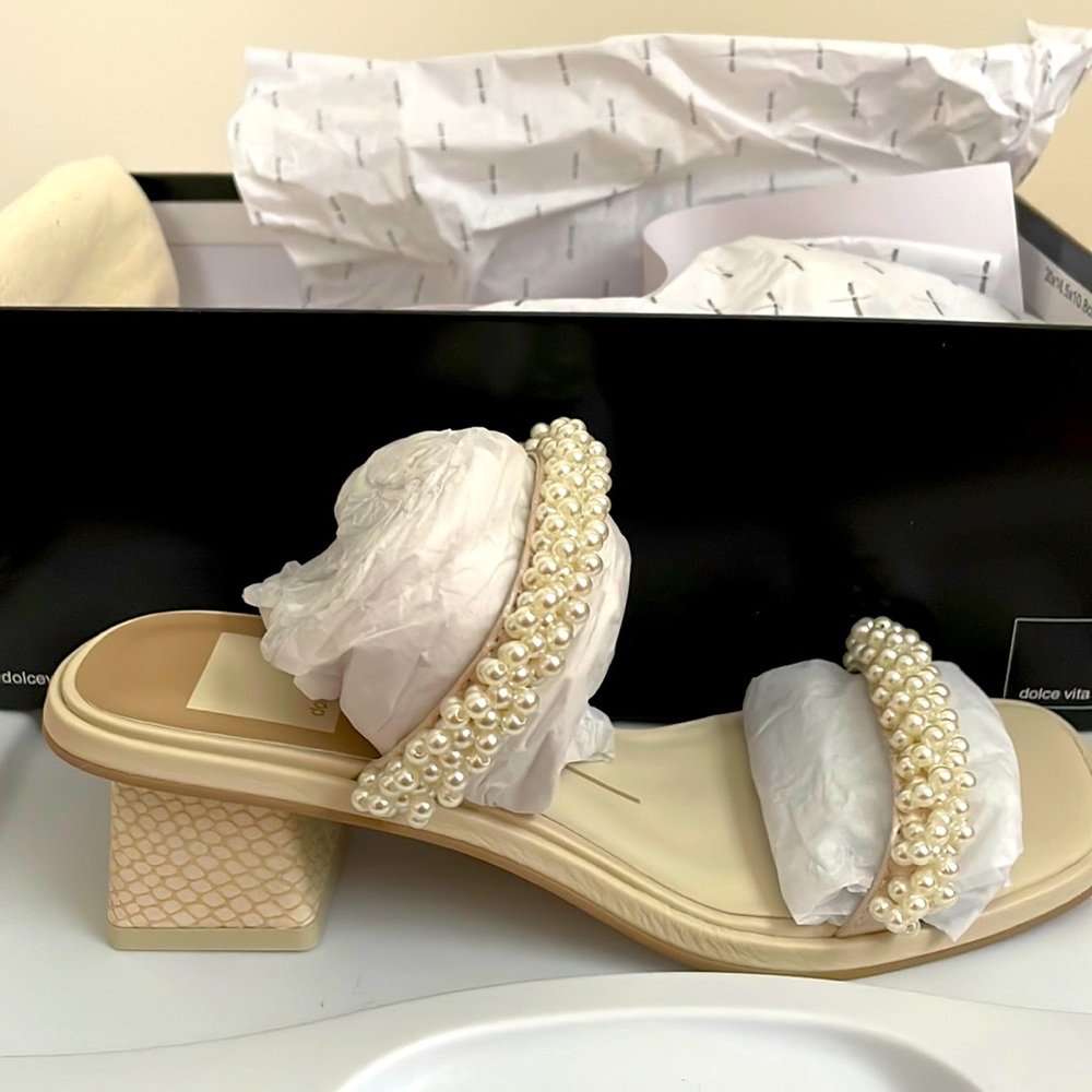 Dolce Vita River Pearl Vanilla sandals